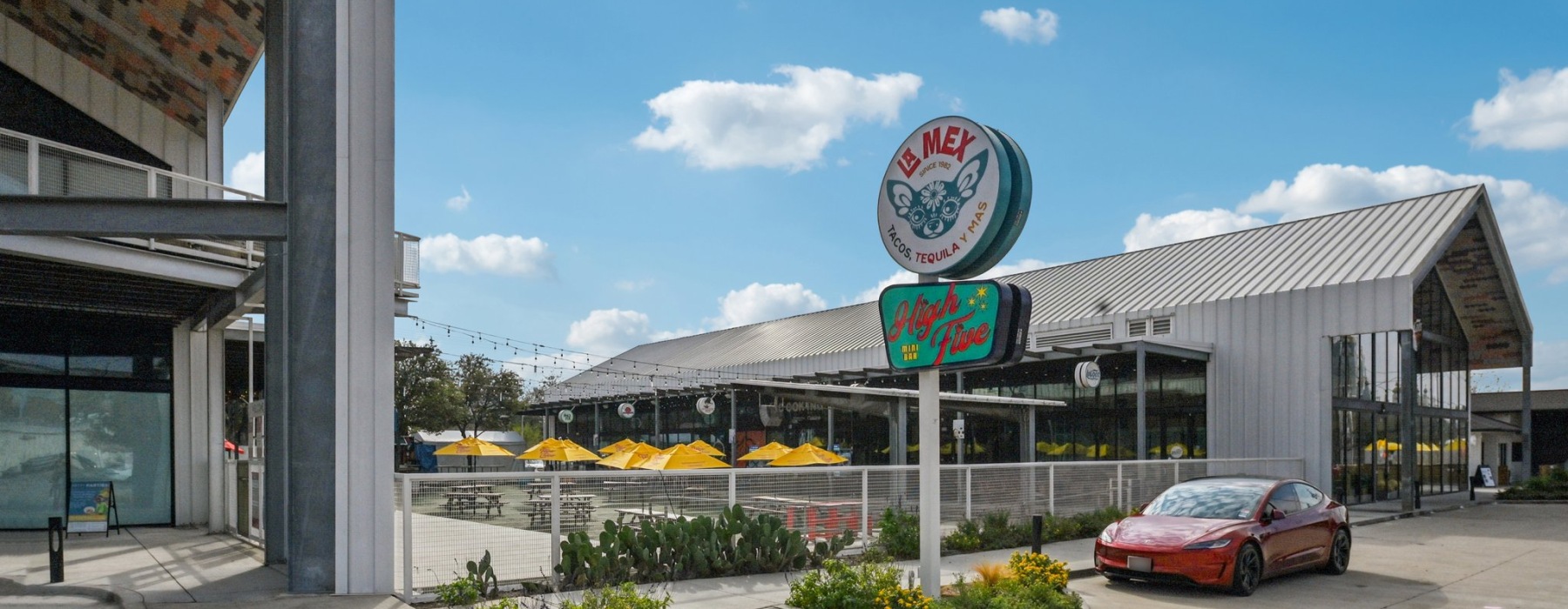 Neighborhood of Apartments in Garden Oaks Houston